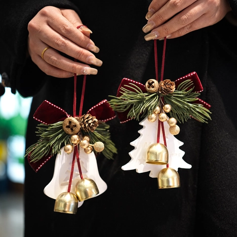 Pendentifs Suspendus de Noël Ornement Pomme de Pin Cloche Décoration Avec Nœud en Velours Flocon de Neige Sapin Décoration de Fête Maison