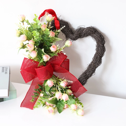 Guirnalda de Rosas Artificiales en Forma de Corazón Lazo Rojo Base de Ratán Decoración Pared Puerta Casa Regalo