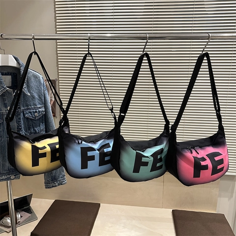 Borsa a Tracolla da Donna Grande Capacità Sfumata Stampa Lettera FE Mezzaluna Tote Bag Tracolla Regolabile Streetwear Borsa