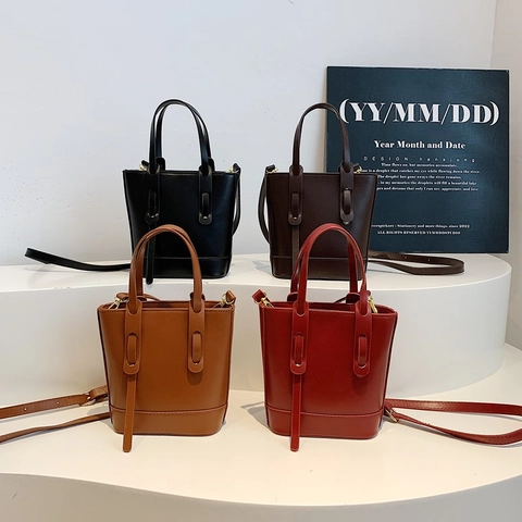 Urban Minimalist Women PU Leather Bucket Bag Elegant Solid Color Handbag With Adjustable Shoulder Strap For Daily Commute