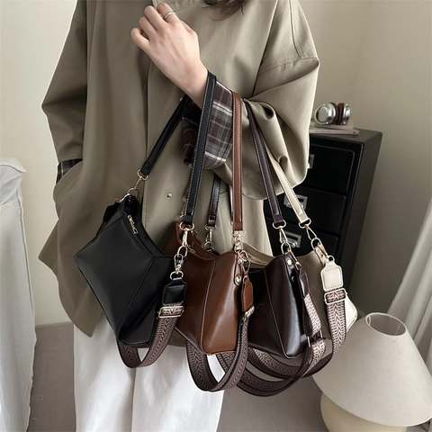 Women Retro Maillard Synthetic Leather Hobo Bag With Wide Geometric Strap Golden Hardware Commuter Shoulder Crossbody Bag