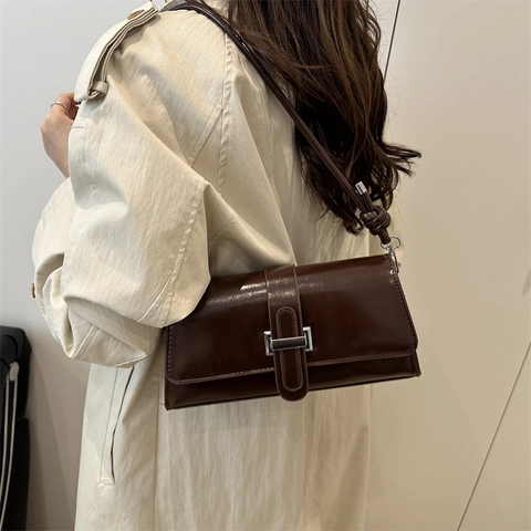 Borsa da Donna Retro in Pelle PU Lucida a Tracolla Sottobraccio Con Tracolla Annodata Fibbia in Metallo Borsa Baguette