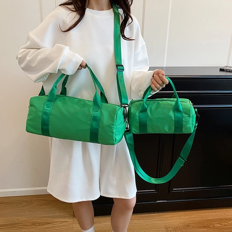 Large Capacity Nylon Duffel Crossbody Bag Casual Simple Travel Fitness Handbag Shoulder Bag For Women Fashion Solid Bag