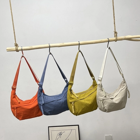 Borsa a Tracolla Hobo a Mezzaluna da Donna Tinta Unita in Nylon Dumpling Bag Con Tracolla Regolabile Borsa a Spalla Casual Leggera