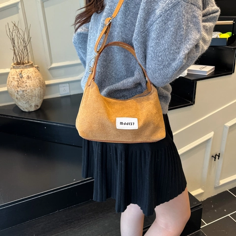 Sac à Main Style Coréen Femme Denim Suède Forme Ravioli Vintage Décontracté Sac Bandoulière Avec Charme d'Ours en Peluche