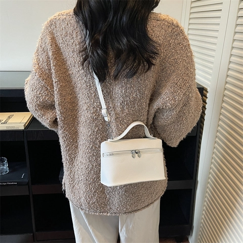 Litchi Grain PU Leather Crossbody Bag Elegant Handheld Boxy Small Square Purse With Heart Zipper Fashionable Women