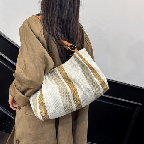 Gestreifte Canvas-Einkaufstasche Große Kapazität Urbane Einfache Lässige Schulterhandtasche Mit PU-Lederriemen Und Metallringen