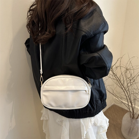 Women's Glossy PU Leather Oval Crossbody Bag Urban Simple Solid Color Adjustable Wide Strap Fashion Daily Shoulder Bag
