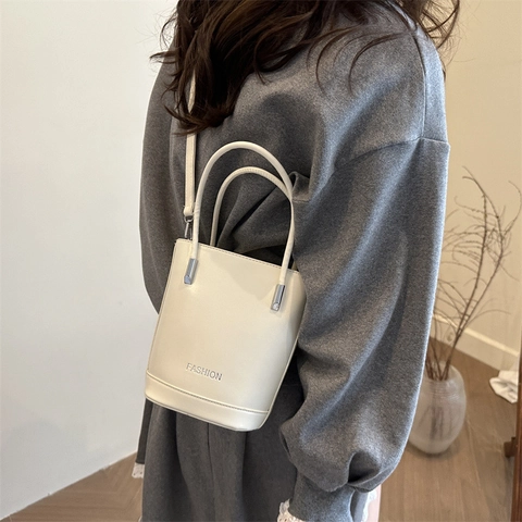 Borsa A Secchiello Da Donna Pelle PU Grande Capacità Borsa A Tracolla Borsa A Mano Casual Stile Semplice Manico