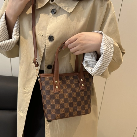 Damen Eimertasche PU Leder Schachbrett Monogramm Muster Umhängetasche Vintage Minimalistisch Für Den Alltag