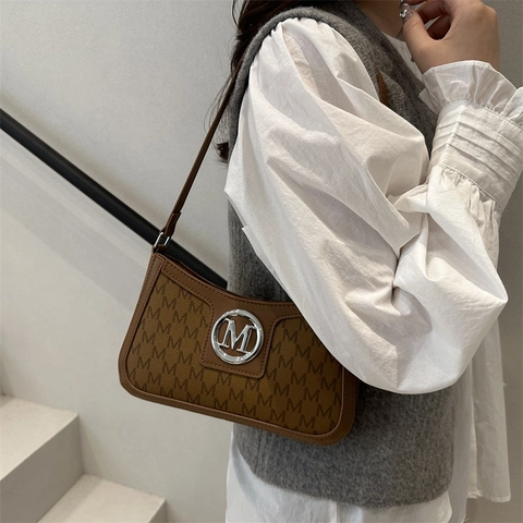 Damen Monogramm Achseltasche PU Leder M Buchstaben Druck Retro Baguette Schulter Handtasche Minimalistischer Urbaner Stil