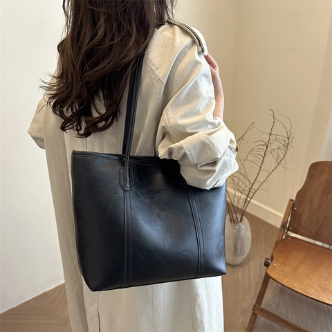 Vintage Large Capacity PU Leather Tote Bag For Women Fashion Minimalist Shoulder Bag Solid Color Commuting Casual Underarm Bag