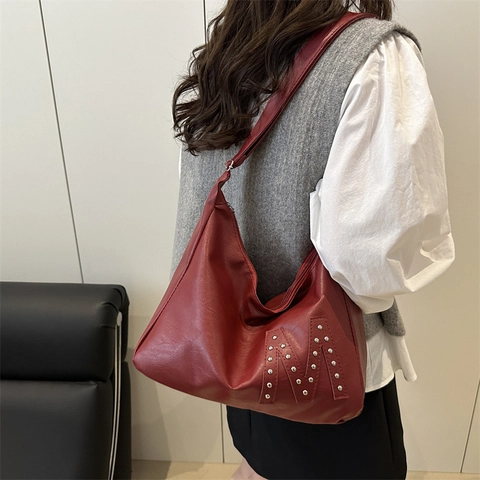 Vintage Large Capacity PU Leather Hobo Bag With Rivet M Design Lychee Pattern Casual Retro Shoulder Bag For Women Office
