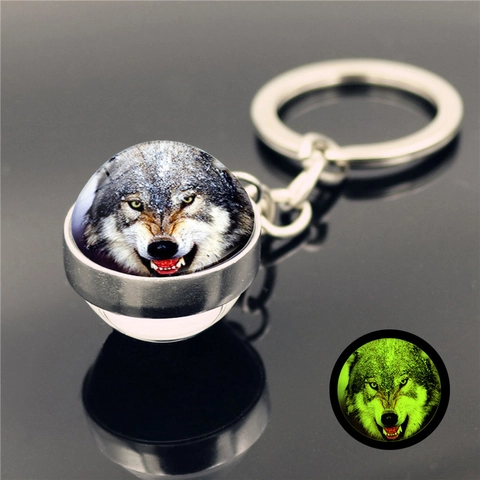 Luminous Howling Wolf At The Moon Keychain Zinc Alloy Glow In The Dark Wolf Head Glass Dome Pendant Creative Key Ring Gift
