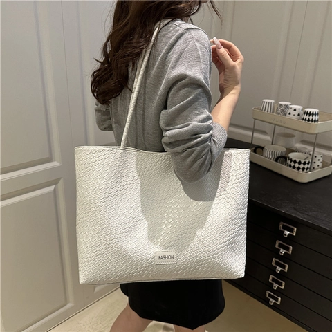 Women Large Capacity Woven Tote Bag Commuting Simple PU Leather Shoulder Bag Braided Shopping Handbag Fashion Solid Color Bag
