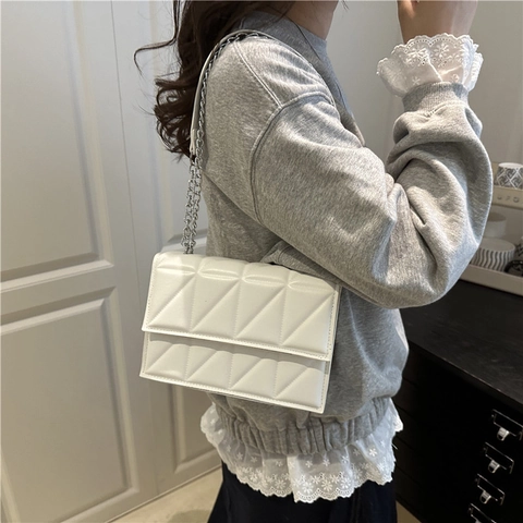 Borsa Tracolla Quadrata Geometrica Trapuntata Donna Pelle PU Catena Argento Tracolla Moda Pendolare Patta Borsa Mano