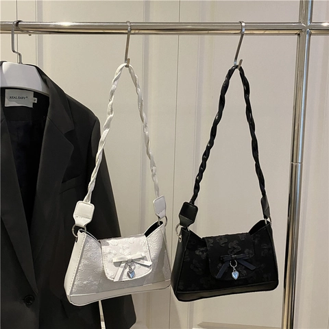 Bolso de hombro de encaje floral con lazo y colgante de corazón para mujer Cuero PU Bordado Bolso chic estilo dulce Y2K