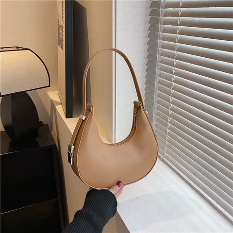 Women's French Niche PU Leather Crescent Underarm Bag Minimalist Solid Color Shoulder Bag With Silver Hardware Buckle Fashion Street Trend Handbag