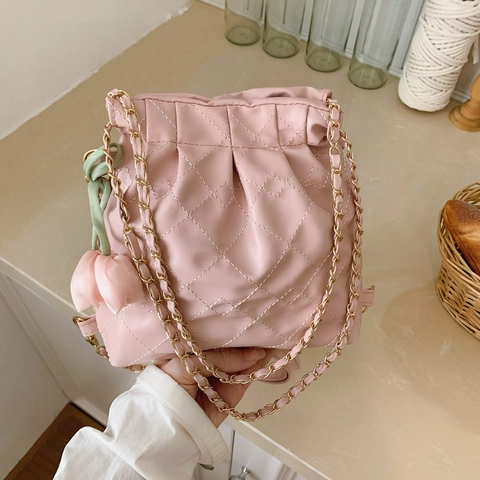 Women Quilted Bucket Bag PU Leather Drawstring Crossbody Shoulder Handbag With Chain Strap Tulip Flower Charm Elegant