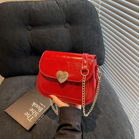 Women Retro Heart Decor PU Leather Crossbody Bag Glossy Small Square Shoulder Bag With Gold Chain Strap Fashion Handbag