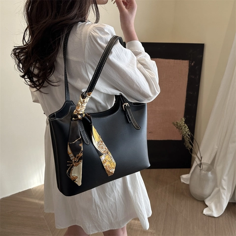 Elegante Borsa Tote da Donna in Pelle PU di Grande Capacità Con Decorazione a Sciarpa e Tracolla Regolabile Minimalista