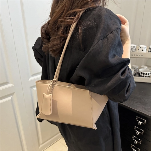 Borsa a Tracolla alla Moda in Pelle PU Grande Capacità Minimalista per Donna Pendolare Quotidiana Fashion Tote Handbag