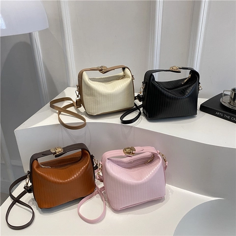 Vintage Pleated PU Leather Crossbody Bag For Women Solid Color Casual Shoulder Bag Summer Small Square Handbag With Metal Buckle