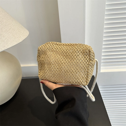 Summer Mini Handmade Woven Crossbody Straw Bag For Women Bohemian Style Beach Vacation Small Square Bag With Metal Zipper