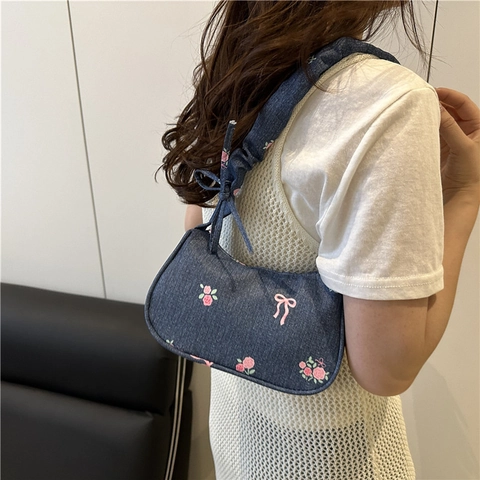 Borsa a Spalla in Denim con Rose e Fiori Manico Pieghettato Fiocco Ricamo Dolce Retrò Borsa Sottobraccio Donna Versatile Moda