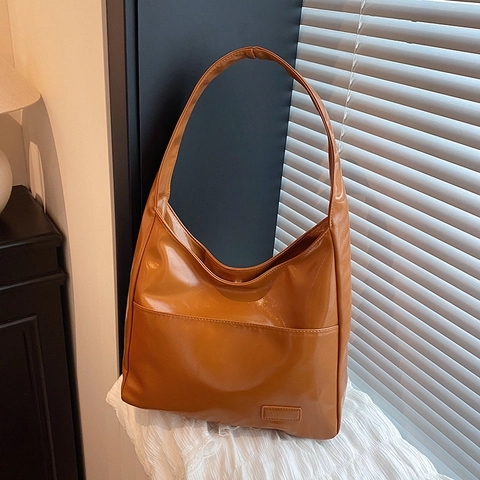 Borsa a Spalla Hobo da Donna Grande Capacità in Pelle PU Lucida Tote Commuter Elegante Urban Minimalist Lady Bucket Bag