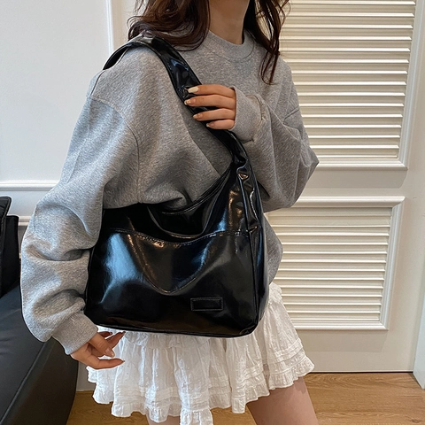 Borsa a Spalla Hobo da Donna Grande Capacità in Pelle PU Lucida Tote Commuter Elegante Urban Minimalist Lady Bucket Bag