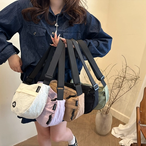 Women Trendy Solid Color Wrinkled Nylon Half Moon Crossbody Bag Casual Lightweight Small Shoulder Phone Bag Adjustable Strap