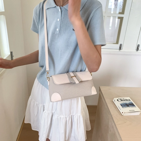 Borsa a Spalla da Donna in Pelle PU Intrecciata Moda Patta a Tracolla Hardware Dorato Cinturino Regolabile Borsa Casual