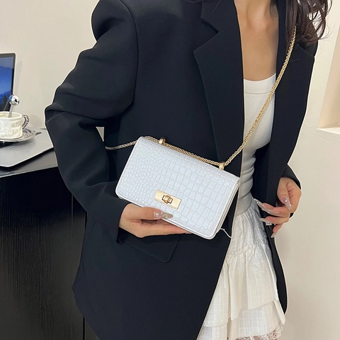 Women Crossbody Bag PU Leather Crocodile Pattern Elegant Flap Small Square Bag With Metal Chain Strap Rotary Lock