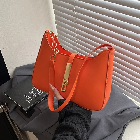 Sac Sous le Bras Mode en Cuir PU pour Femme Sac à Épaule Urbain Minimaliste Forme Ravioli Avec Boucle en Métal Doré Bandoulière Chaîne