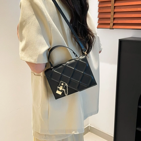 Borsa A Tracolla Trapuntata Pelle PU Piccola Borsa A Mano Quadrata Con Chiusura In Metallo Catena Oro Decor Chic Borsa A Spalla Donna