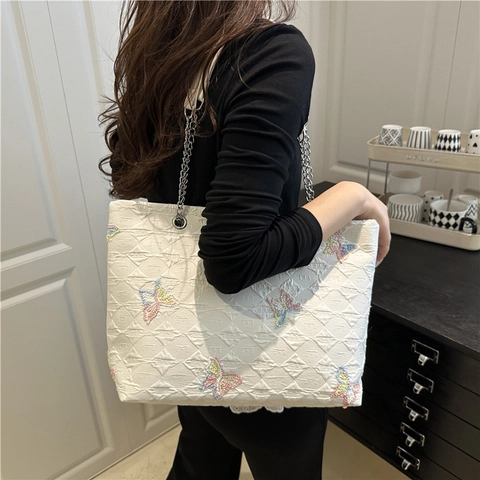 Butterfly Embroidery Tote Bag Large Capacity Quilted PU Leather Shoulder Crossbody Bag With Chain Strap For Women