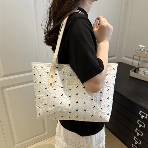 Schleifenmuster Nylon Große Kapazität Tragetasche Für Damen Mode Pendler Schultertasche Lässige Unterarmtasche Handtasche