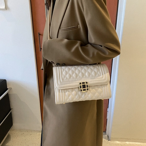 Vintage Quilted PU Leather Crossbody Bag For Women Gold Chain Shoulder Bag With Square Metal Lock Gem Decor Commuter Purse