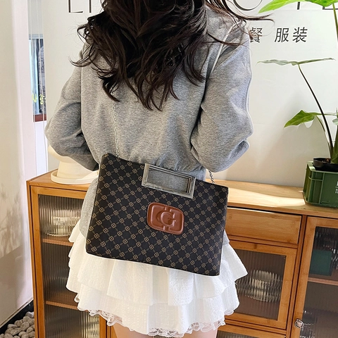 Damen Retro Monogramm Kette Umhängetasche PU Leder Unterarm Schultertasche Mit Metallgriff Mode Buchstaben Logo Handtasche