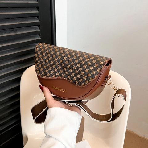 Vintage Saddle Crossbody Bag PU Leather Leopard Geometric Pattern Wide Strap Fashion Flap Shoulder Purse For Women