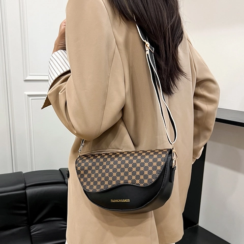 Vintage Saddle Crossbody Bag PU Leather Leopard Geometric Pattern Wide Strap Fashion Flap Shoulder Purse For Women