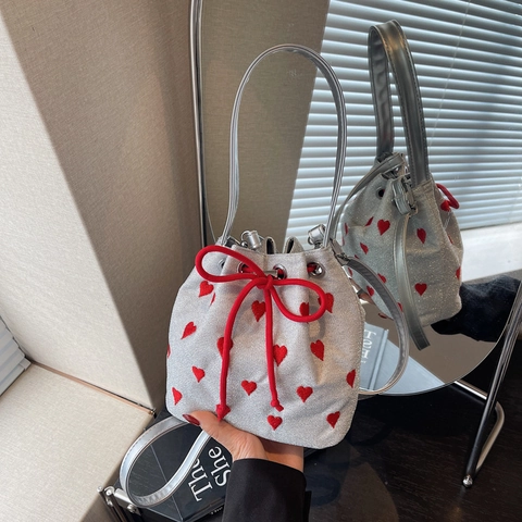 Damen Mini Beuteltasche Rote Herzstickerei Glitzerstoff Kordelzugverschluss Schleifendekor Umhängetasche Handtasche