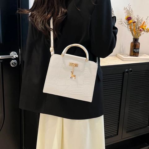 Croc Embossed PU Leather Handbag With Gold Metal Handle Deer Charm Elegant Crossbody Shoulder Bag For Women