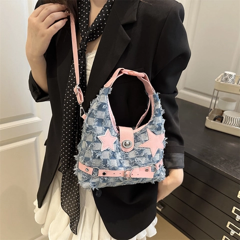Y2K Damen Denim Stern Umhängetasche Ausgefranste Kante Rosa Stern Patch Sweet Cool Girl Schulter Handtasche Sternmuster Streetwear Tasche