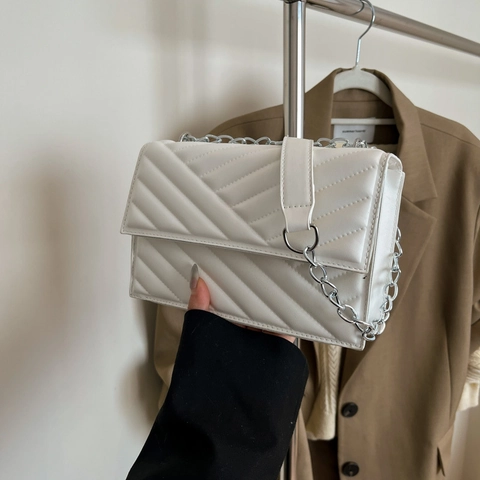 Sac Bandoulière Matelassé en Cuir PU pour Femme avec Chaîne Mode Minimaliste Motif en V Sac à Épaule à Rabat pour Trajet Quotidien