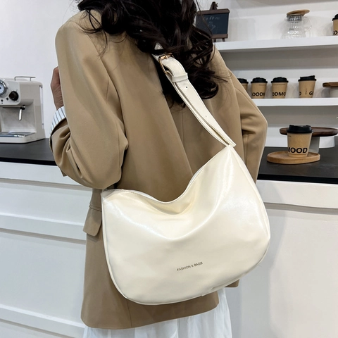 Women's Crescent Hobo Bag Glossy PU Leather Underarm Shoulder Bag With Adjustable Strap Casual Tote Bag For Daily Use