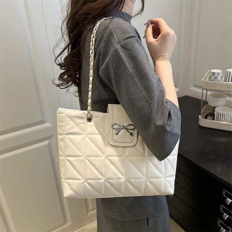 Women Quilted Chain Tote Bag Soft PU Leather Rhombus Pattern Metal Bow Large Capacity Shoulder Crossbody Bag For Daily Office