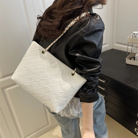 Sac Fourre-tout Femme Broderie Florale Grande Capacité Sac à Épaule Jacquard Matelassé Avec Bandoulière Chaîne Tressée