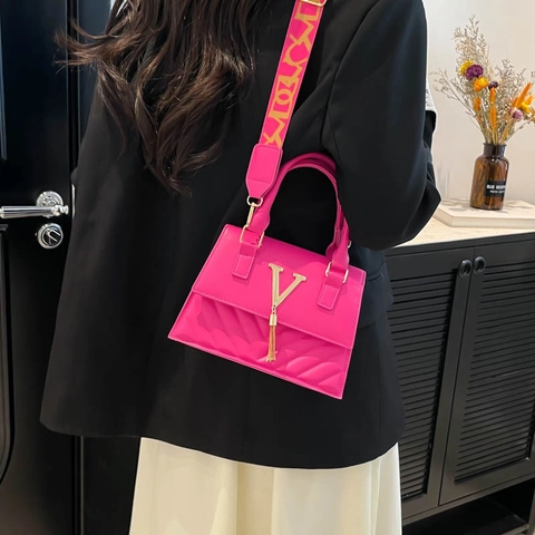 Women PU Leather Crossbody Bag Quilted Stitching V-Logo Gold Tassel Wide Printed Strap Chic Top Handle Shoulder Bag